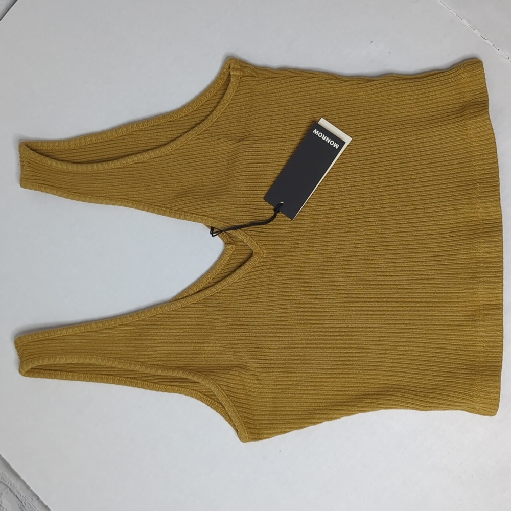 NWT Monrow Brushed ribbed v neck tank